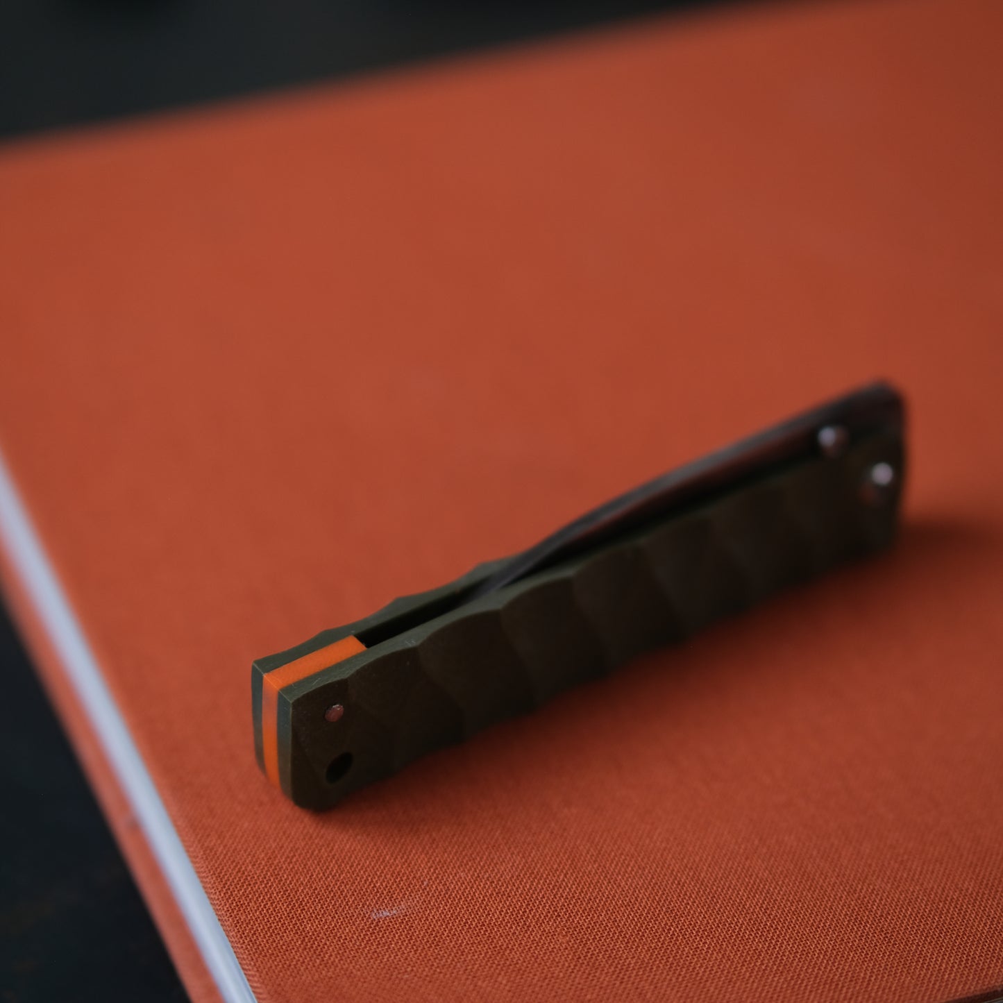 YOBO • COUTEAU PLIANT KAKI