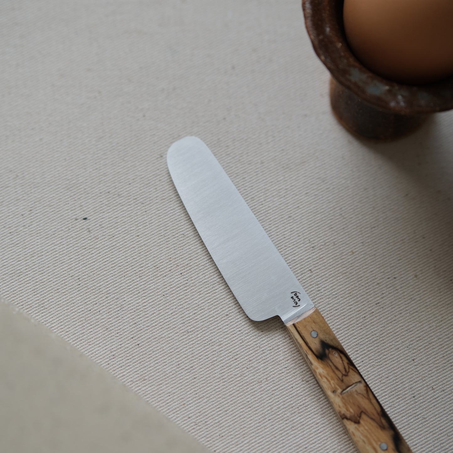 BOTO • COUTEAU À BEURRE HÊTRE ÉCHAUFFÉ
