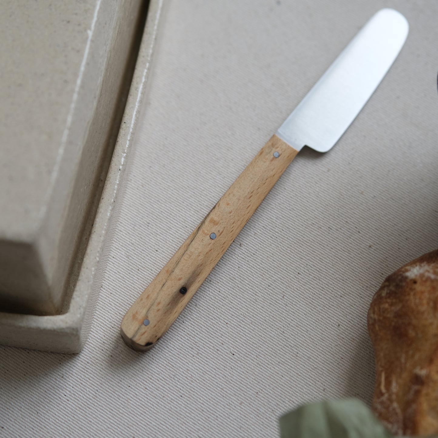 BOTO • COUTEAU À BEURRE HÊTRE ÉCHAUFFÉ