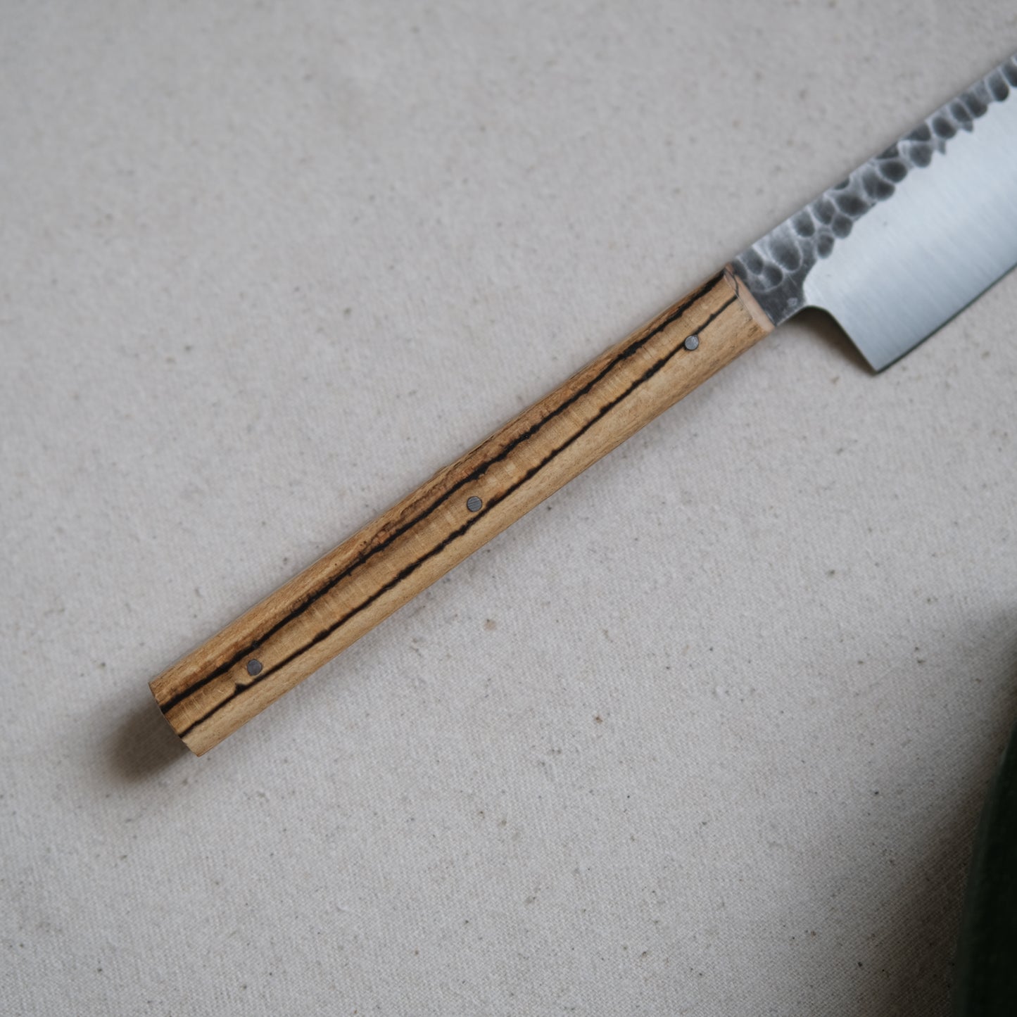 NALMADA MINI • COUTEAU D'OFFICE HÊTRE ÉCHAUFFÉ