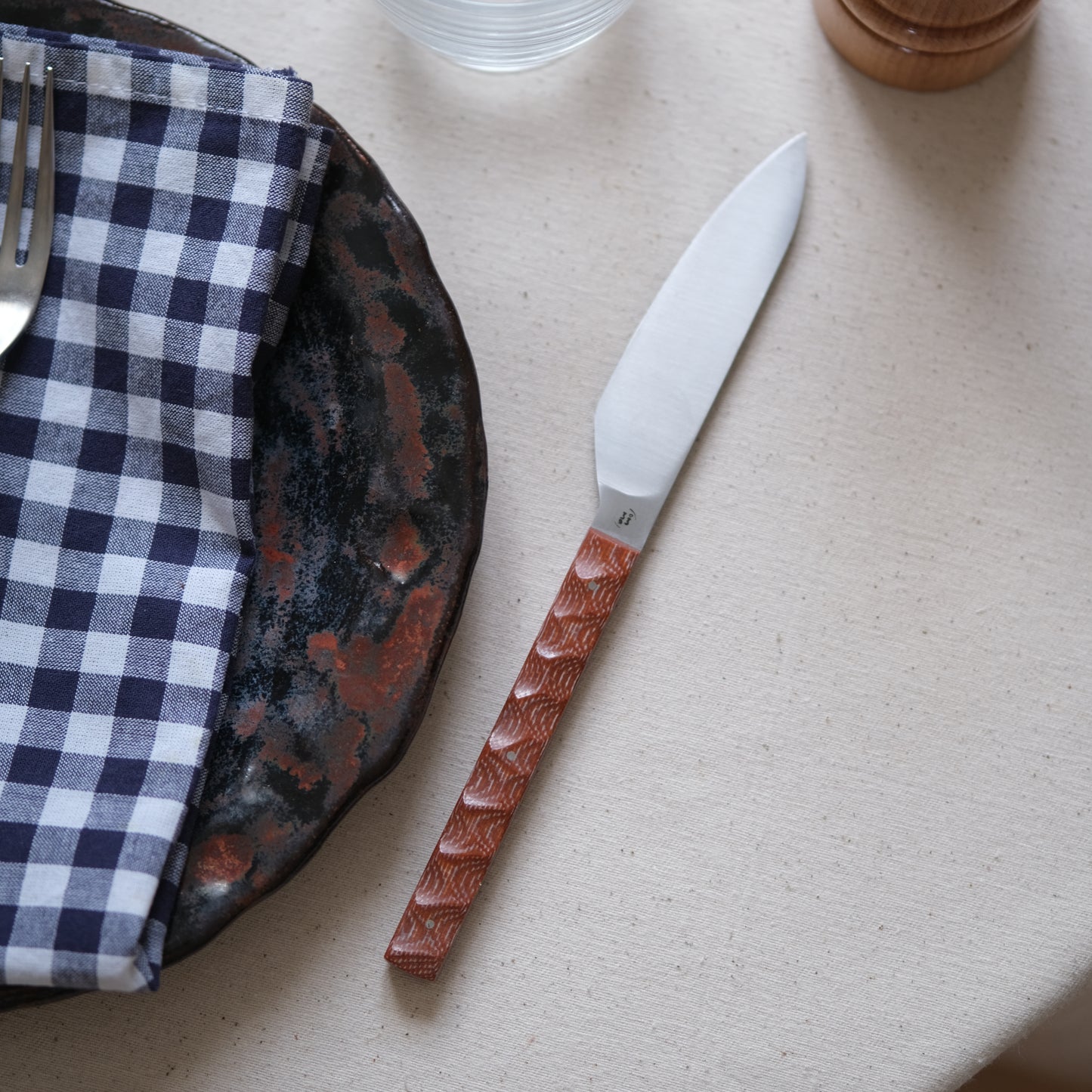 SIKSA • COFFRET DE COUTEAUX DE TABLE MICARTA BRUN TEXTURÉ