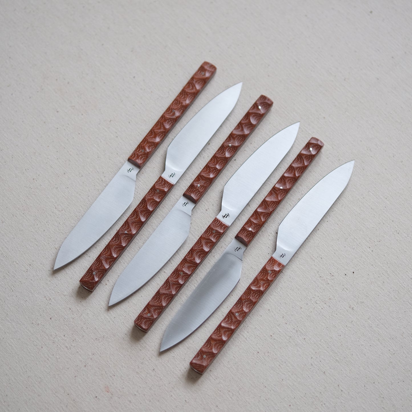 SIKSA • COFFRET DE COUTEAUX DE TABLE MICARTA BRUN TEXTURÉ