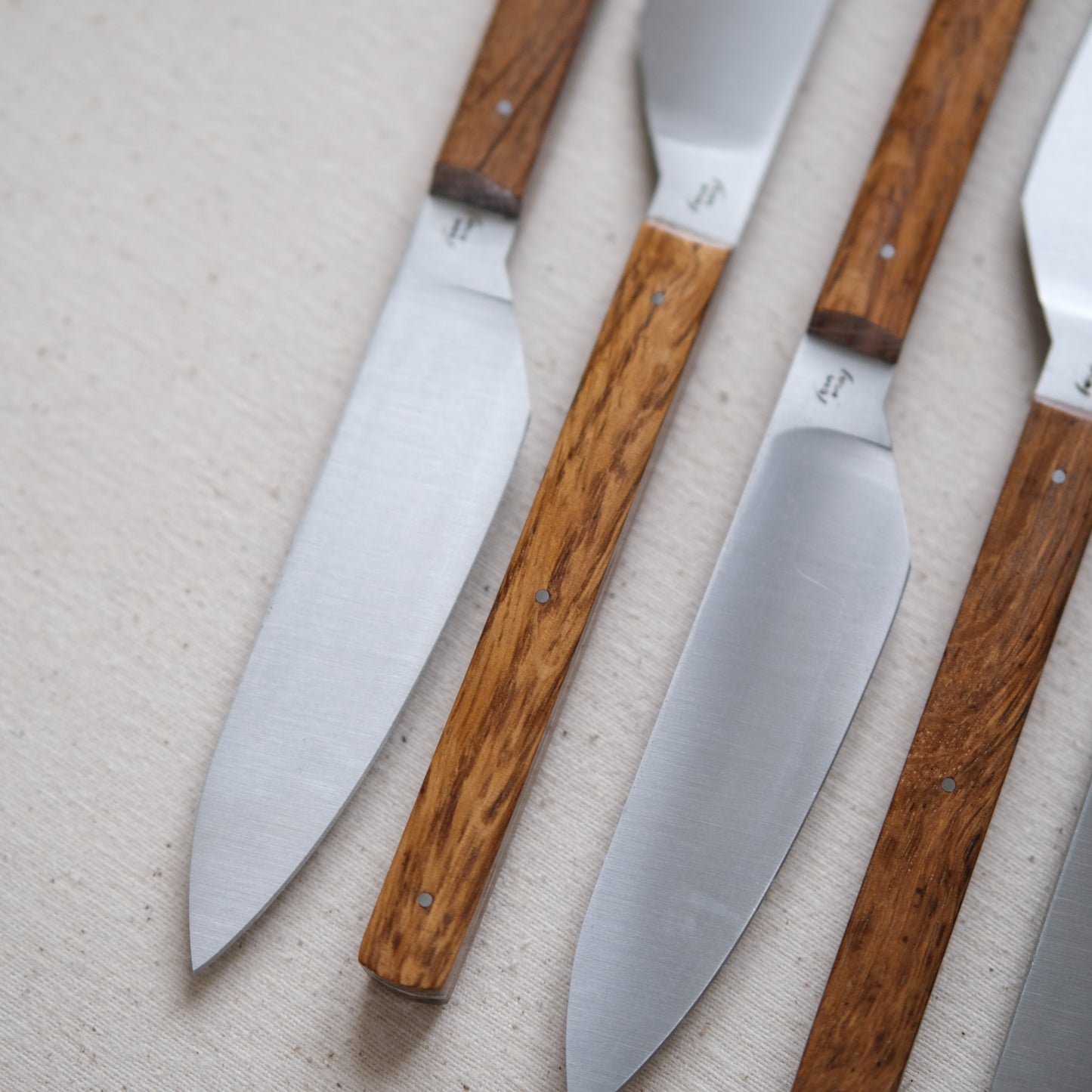 SIKSA • COFFRET DE COUTEAUX DE TABLE CHÊNE