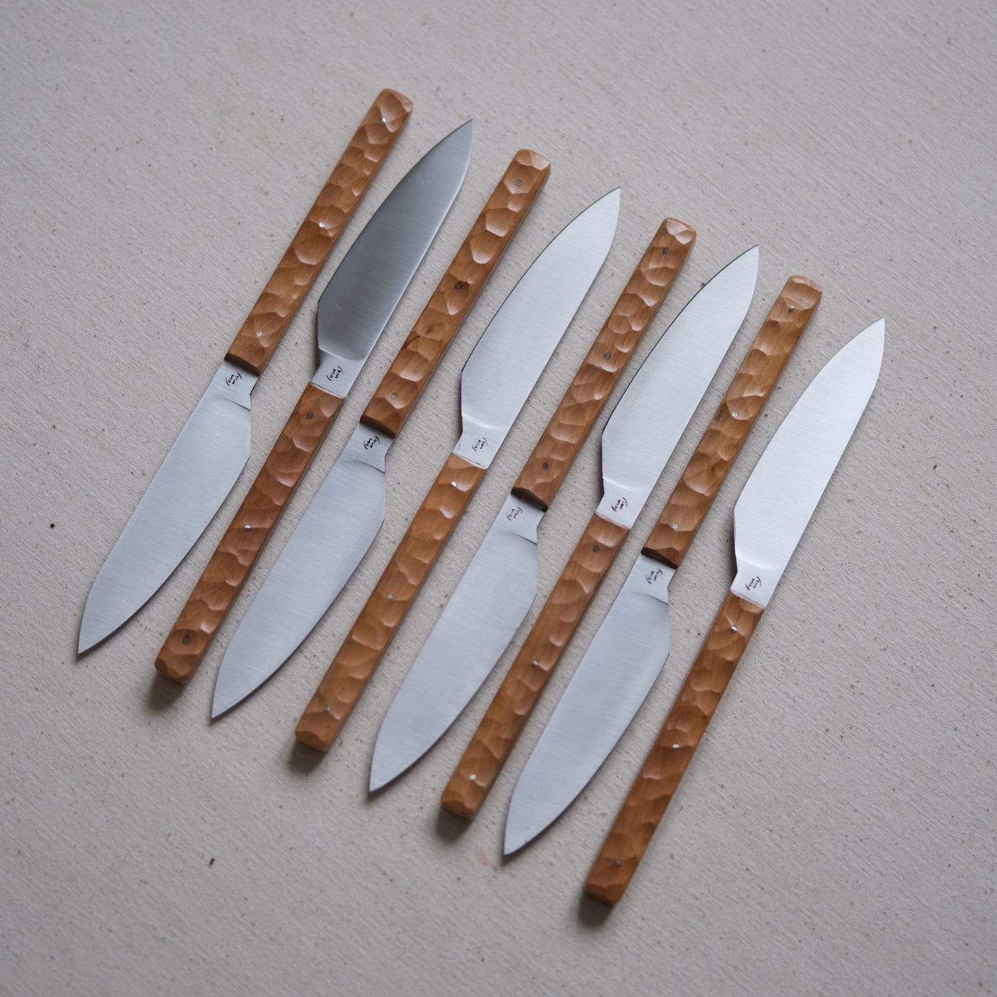 SIKSA • COFFRET DE COUTEAUX DE TABLE POIRIER TEXTURÉ