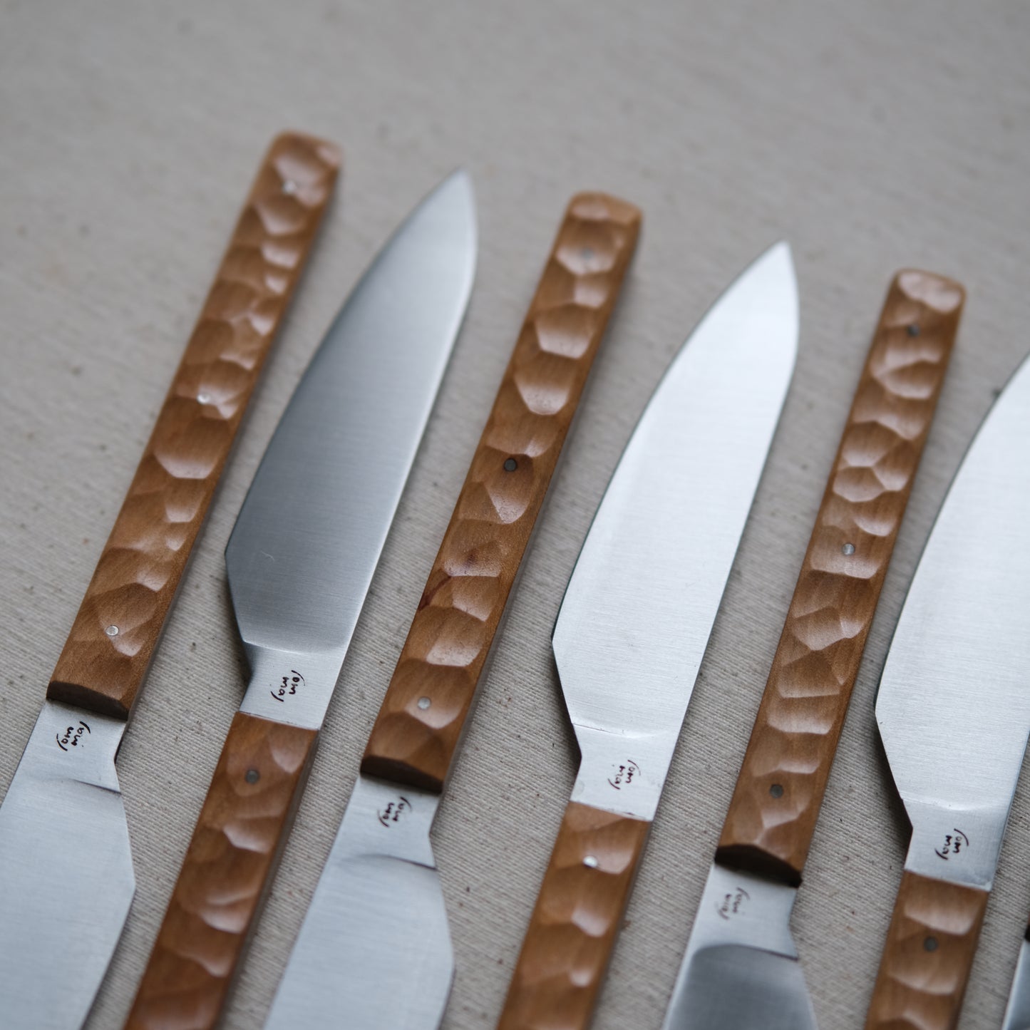 SIKSA • COFFRET DE COUTEAUX DE TABLE POIRIER TEXTURÉ