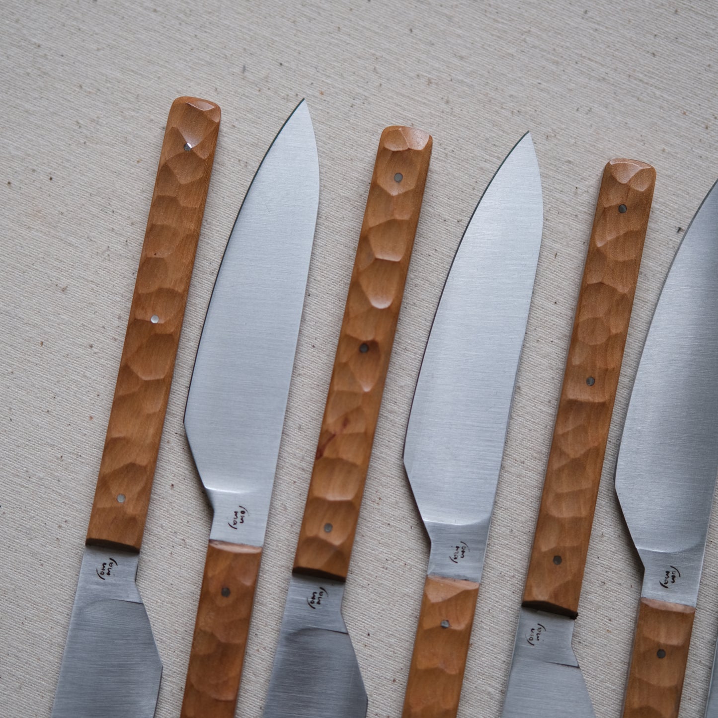 SIKSA • COFFRET DE COUTEAUX DE TABLE POIRIER TEXTURÉ