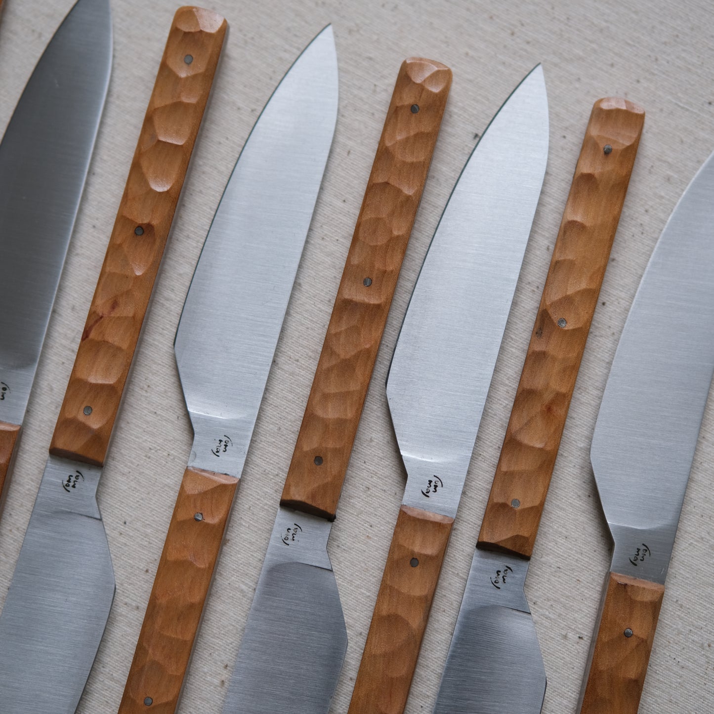 SIKSA • COFFRET DE COUTEAUX DE TABLE POIRIER TEXTURÉ