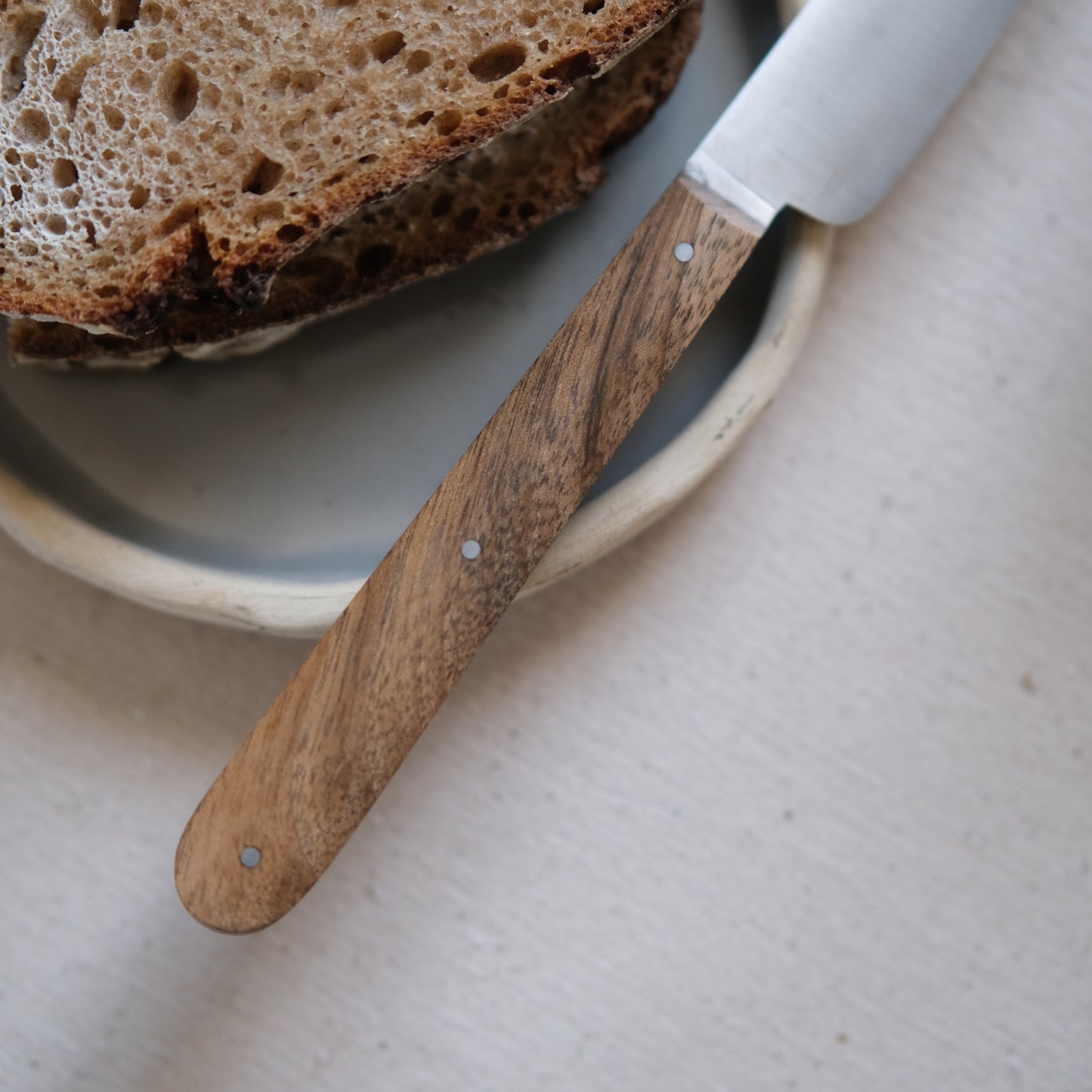 BOTO • COUTEAU À BEURRE NOYER