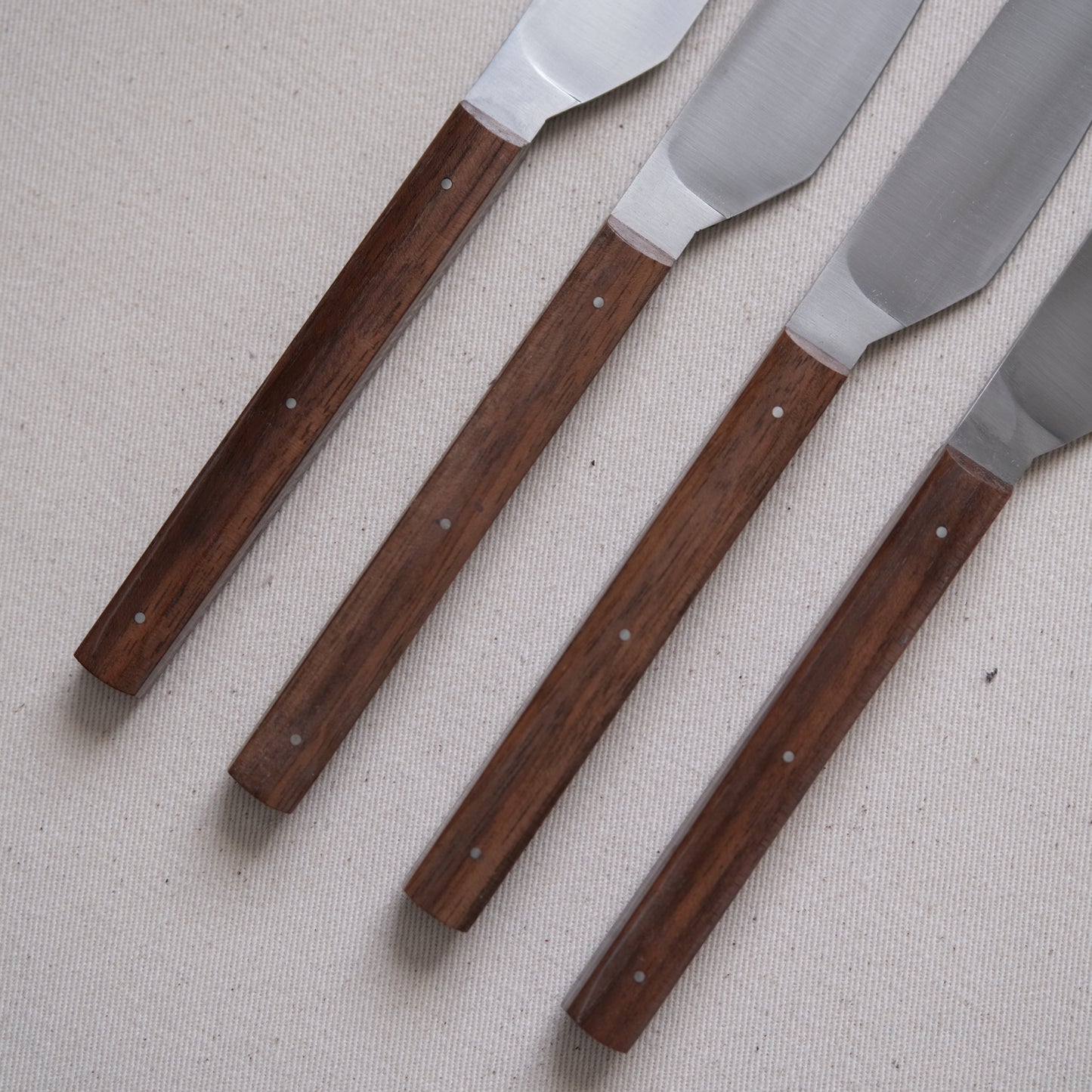 SIKSA • COUTEAU DE TABLE NOYER