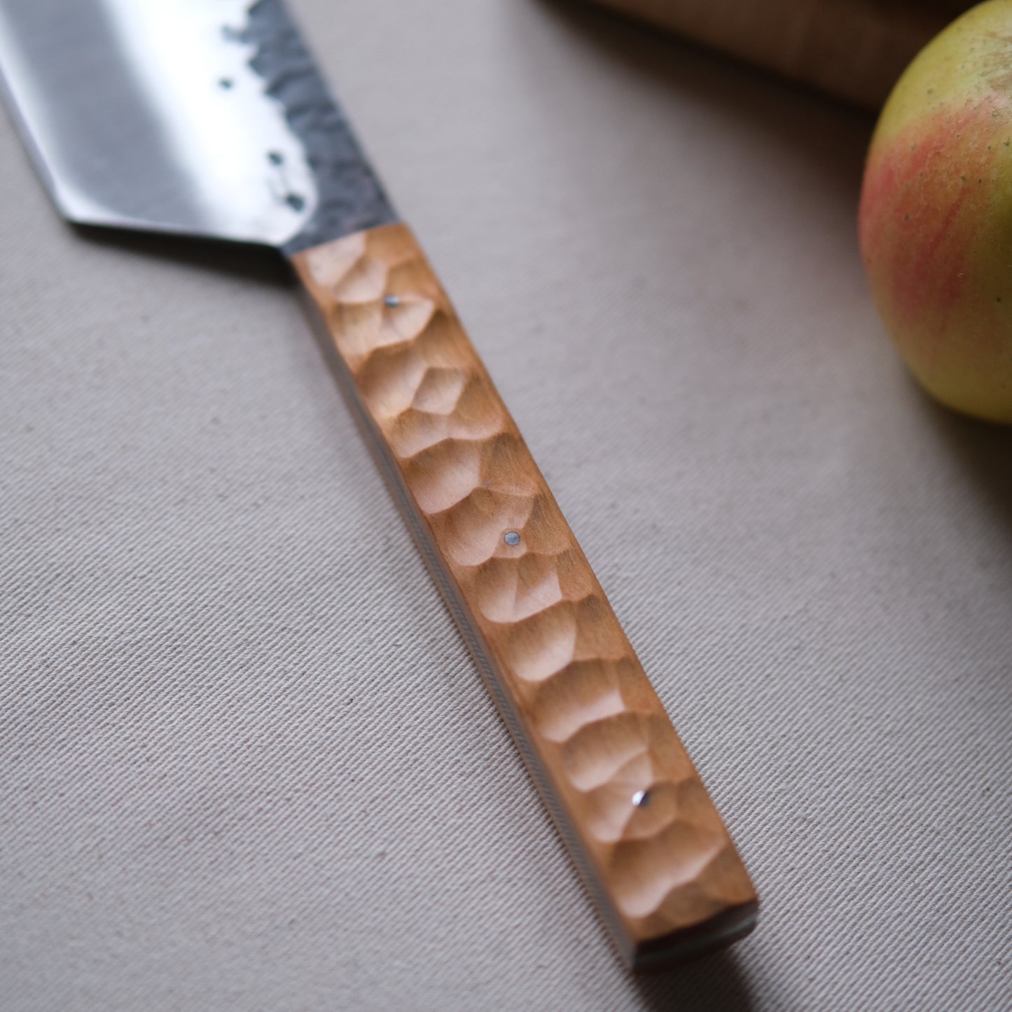 YOLISA • COUTEAU DE CHEF POMMIER TEXTURÉ