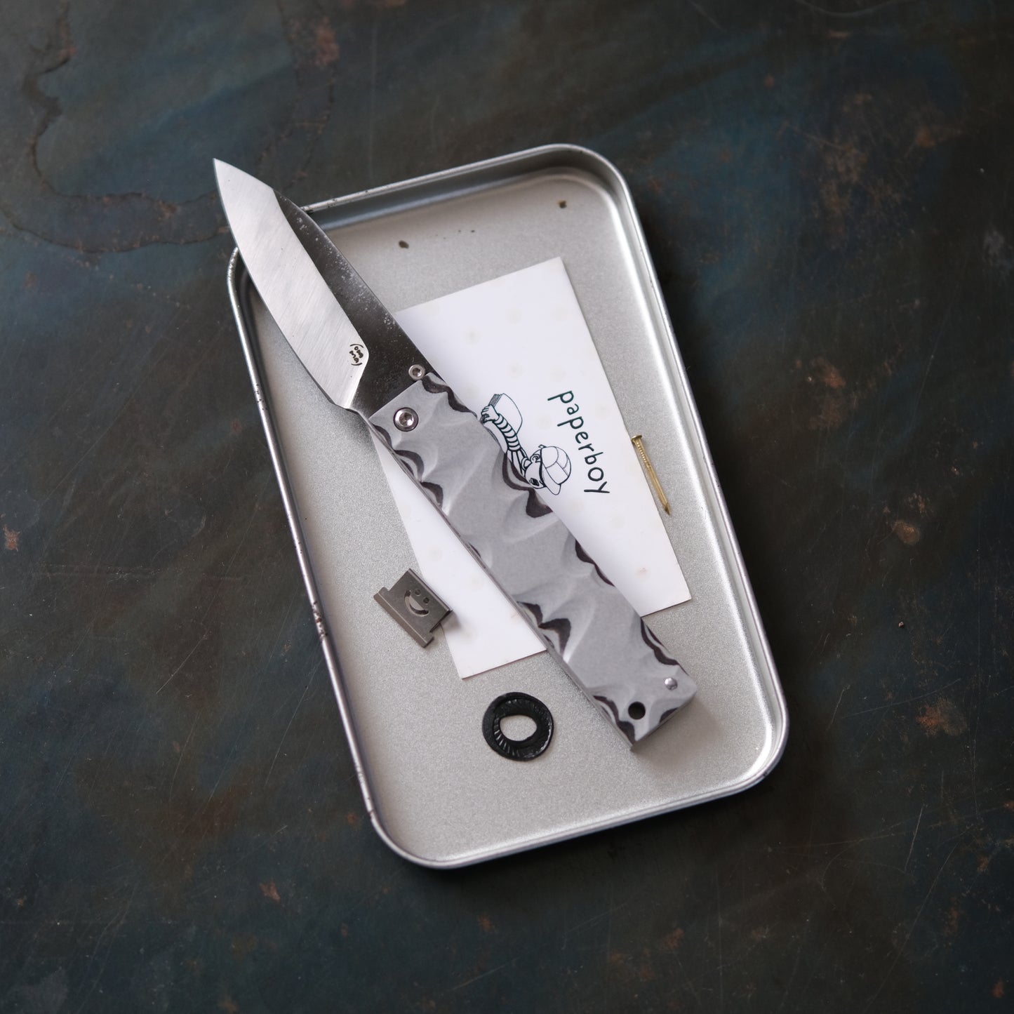 YOBO • COUTEAU PLIANT GREIGE