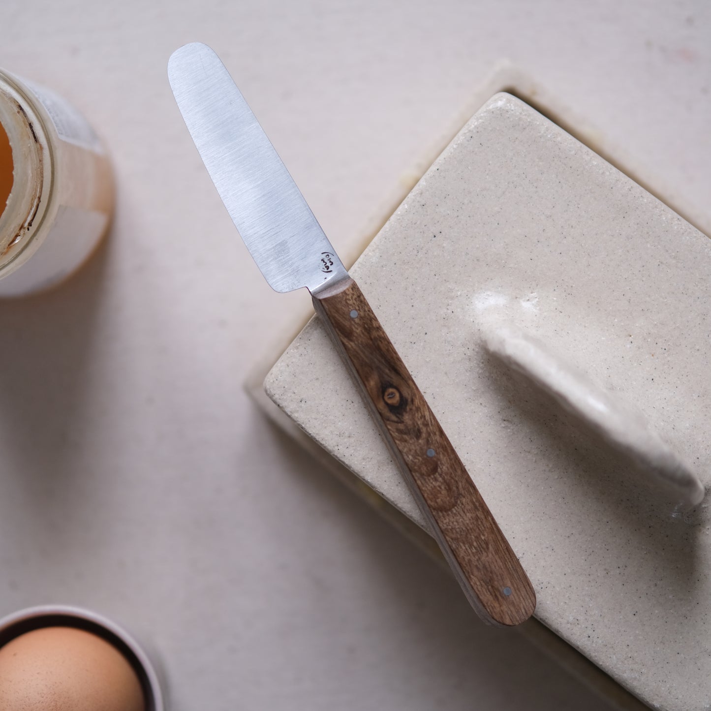 BOTO • COUTEAU À BEURRE NOYER