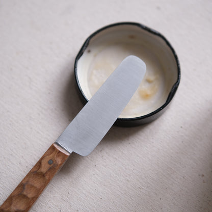 BOTO • COUTEAU À BEURRE PLATANE TEXTURÉ