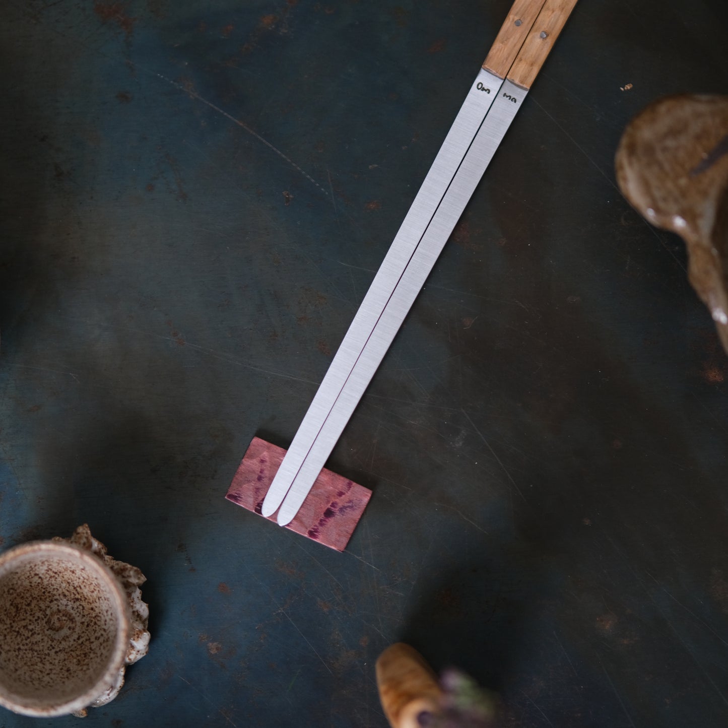 ONNI • BAGUETTES CHÊNE TEXTURÉ