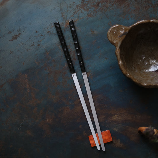 ONNI • BAGUETTES ÉBÈNE TEXTURÉ