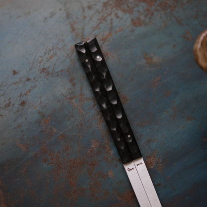 ONNI • BAGUETTES ÉBÈNE TEXTURÉ