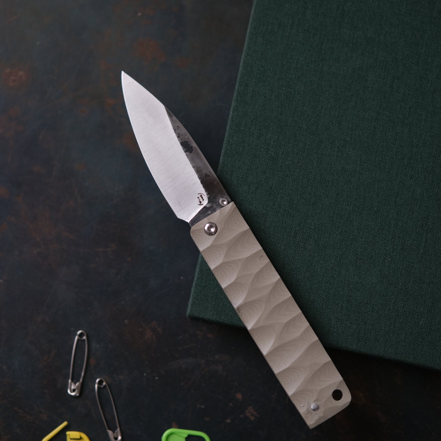 YOBO • COUTEAU PLIANT BEIGE