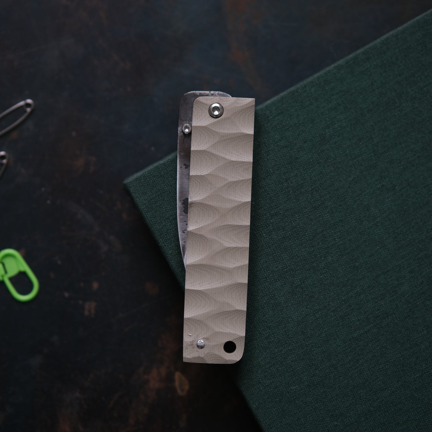 YOBO • COUTEAU PLIANT BEIGE