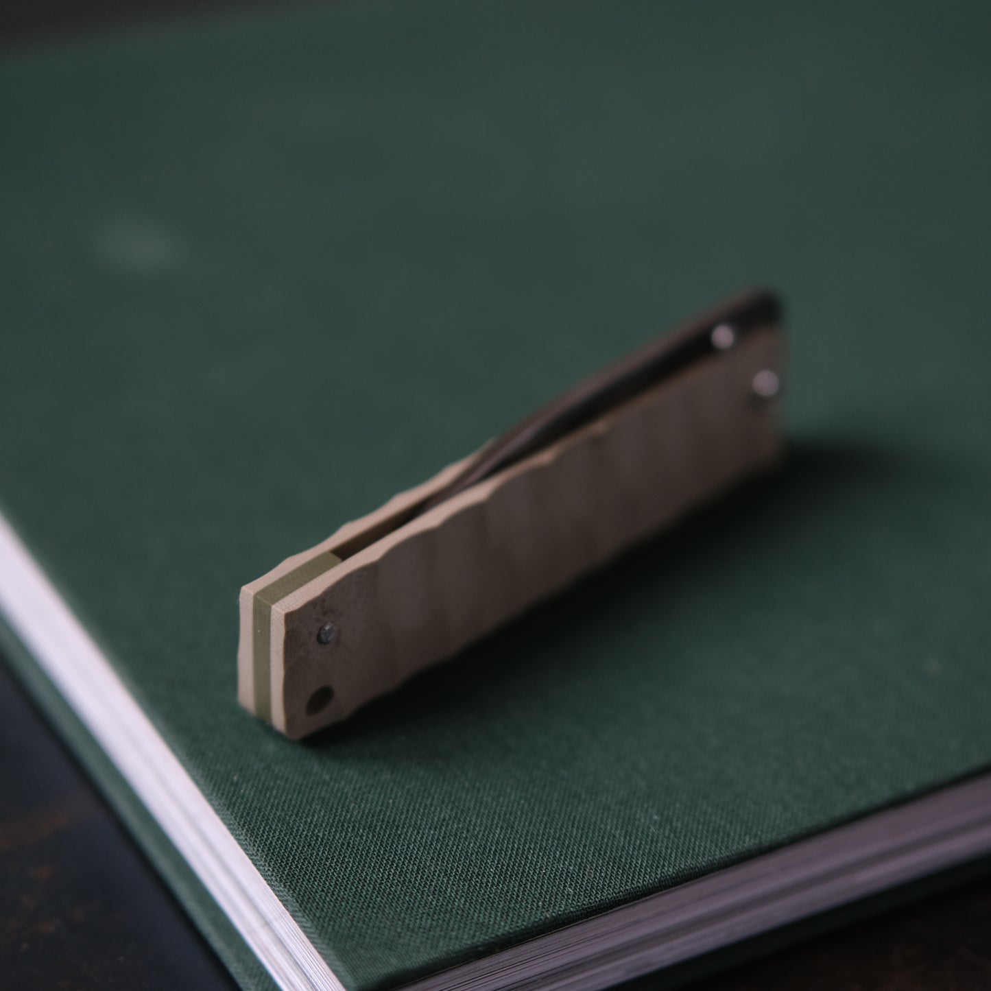 YOBO • COUTEAU PLIANT BEIGE