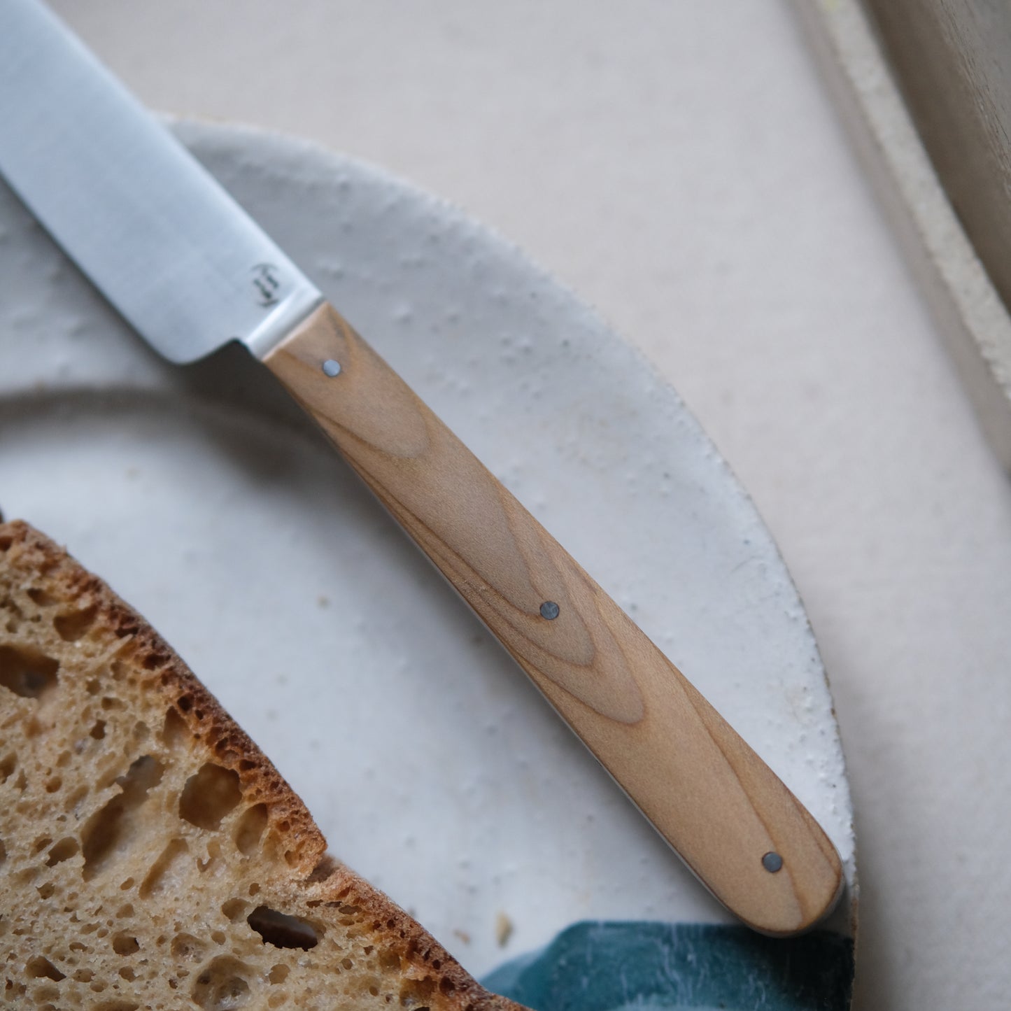 BOTO • COUTEAU À BEURRE CÈDRE ROUGE