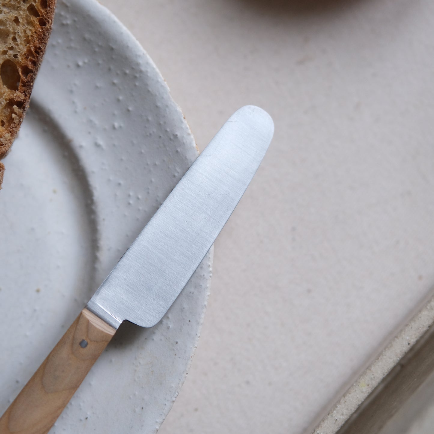 BOTO • COUTEAU À BEURRE CÈDRE ROUGE
