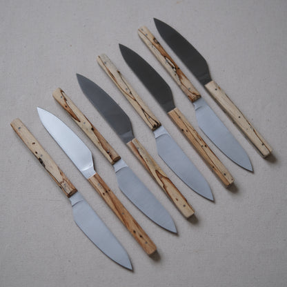 SIKSA • COFFRET DE COUTEAUX DE TABLE HÊTRE ÉCHAUFFÉ [PRÉ-COMMANDE]