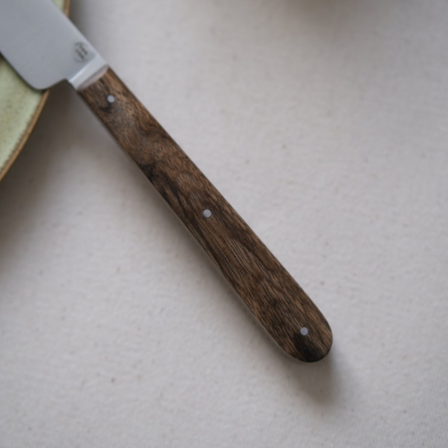 BOTO • COUTEAU À BEURRE NOYER
