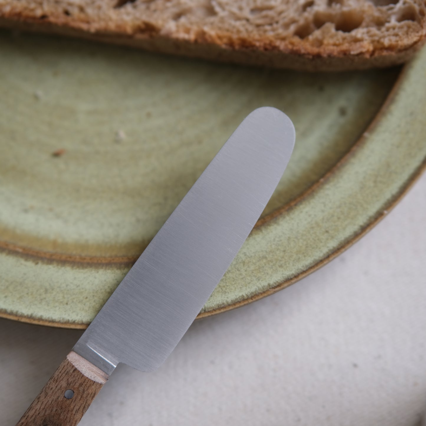 BOTO • COUTEAU À BEURRE NOYER