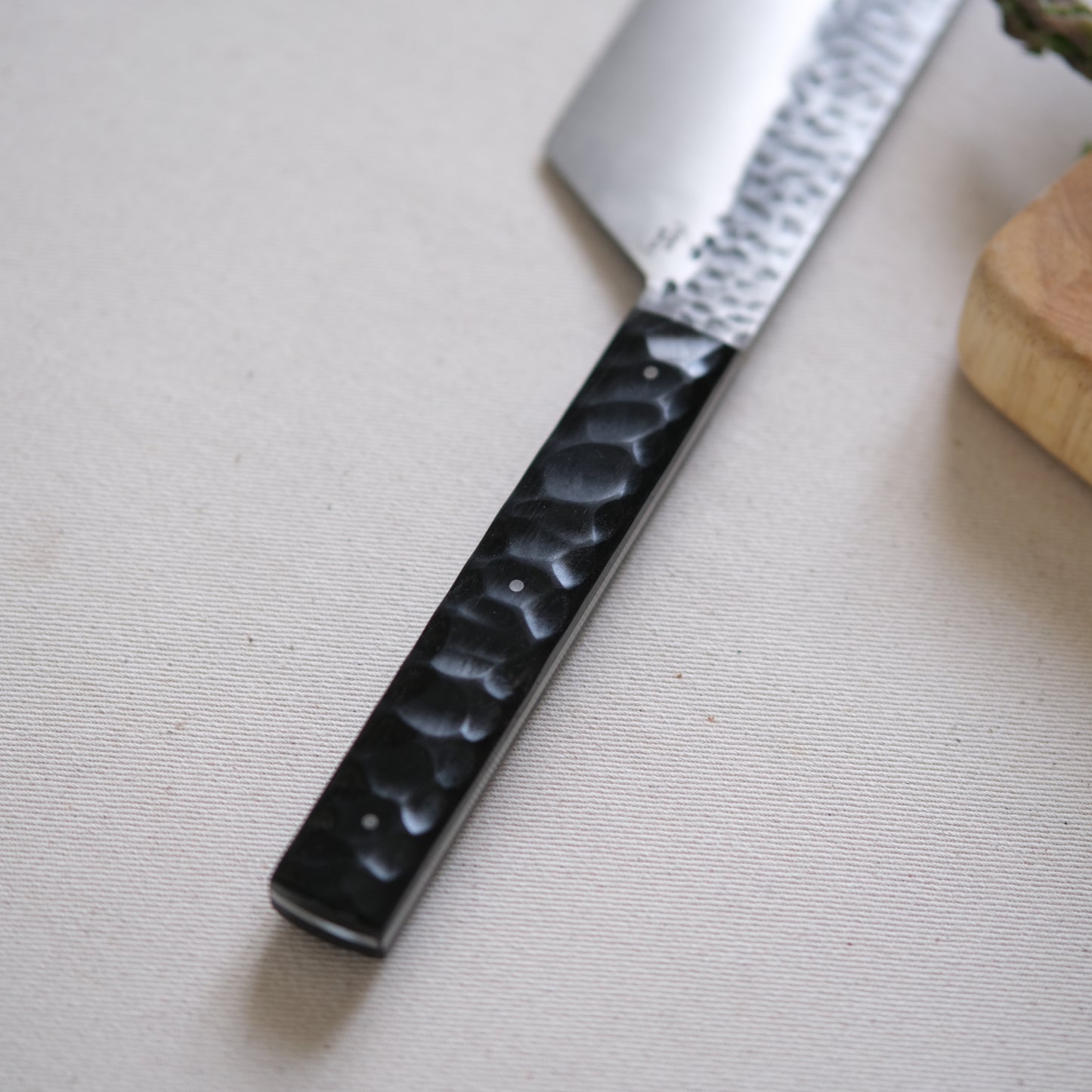 YOLISA • COUTEAU DE CHEF ÉBÈNE TEXTURÉ