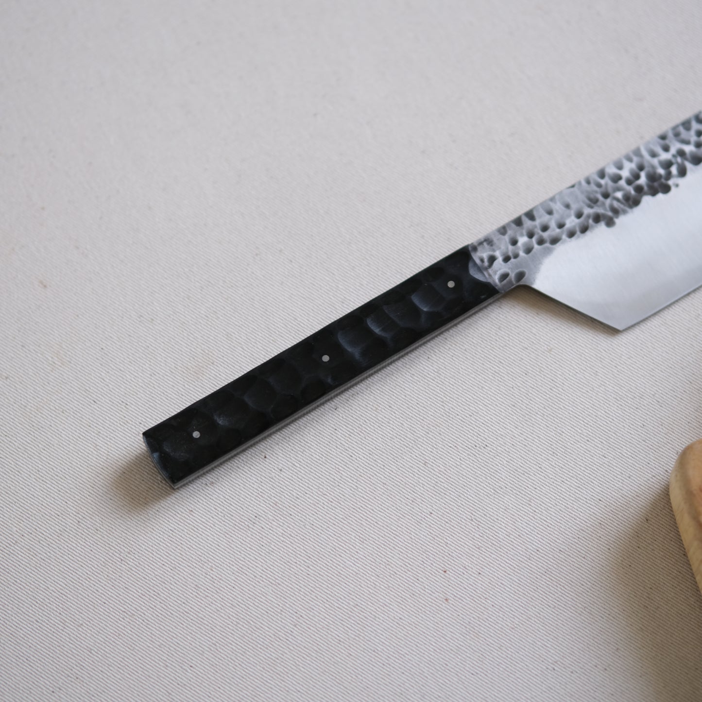 YOLISA • COUTEAU DE CHEF ÉBÈNE TEXTURÉ