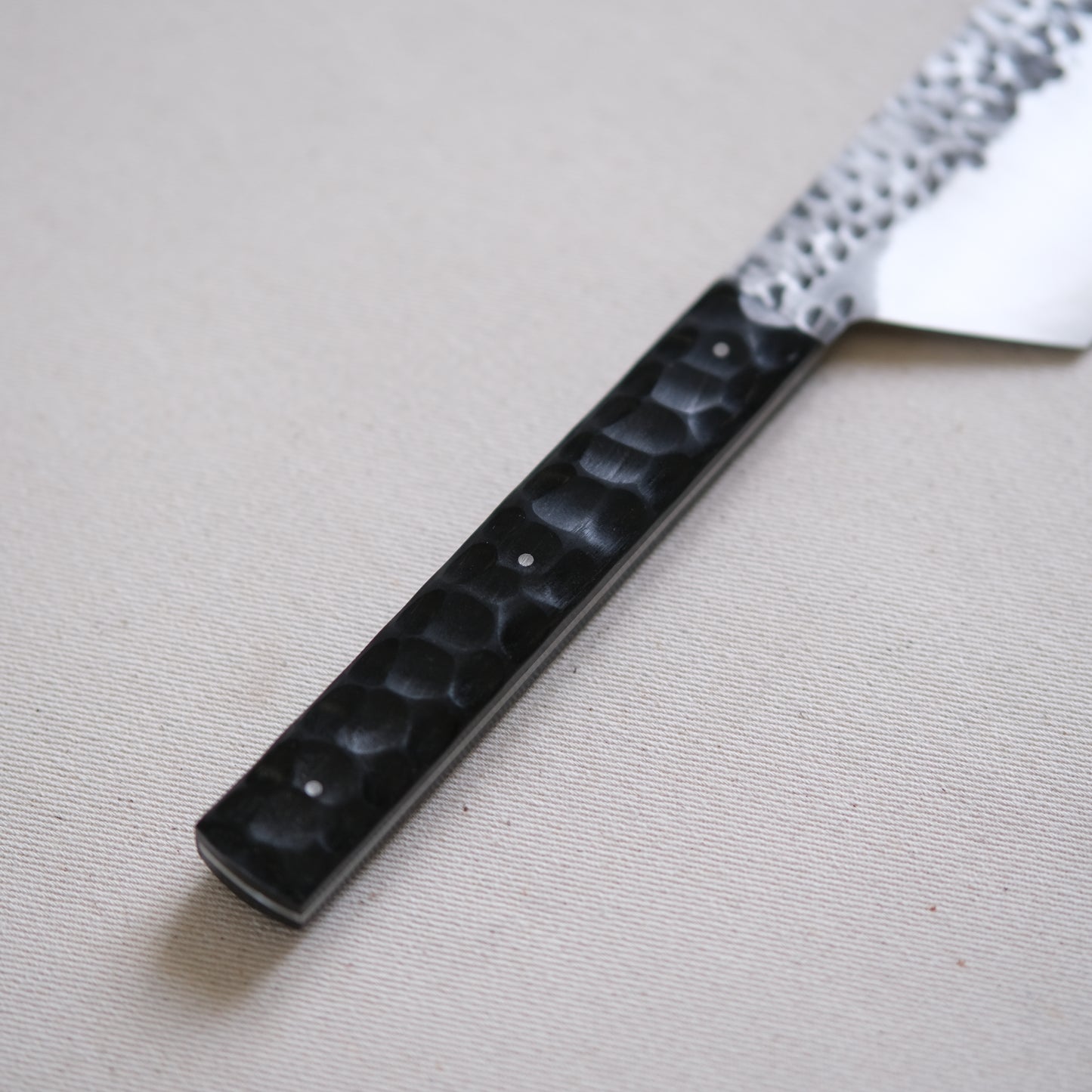 YOLISA • COUTEAU DE CHEF ÉBÈNE TEXTURÉ