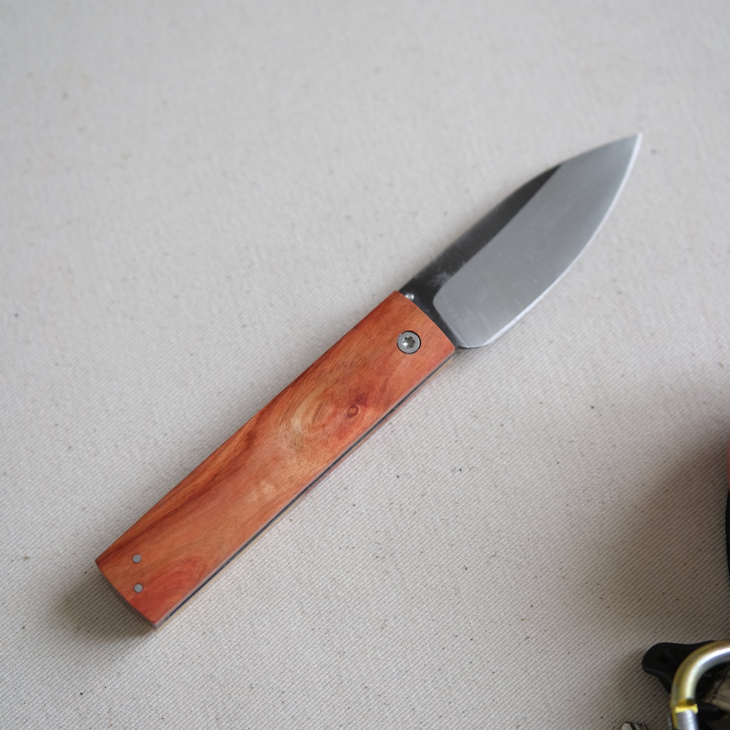 YOBO • COUTEAU PLIANT BOIS DE ROSE