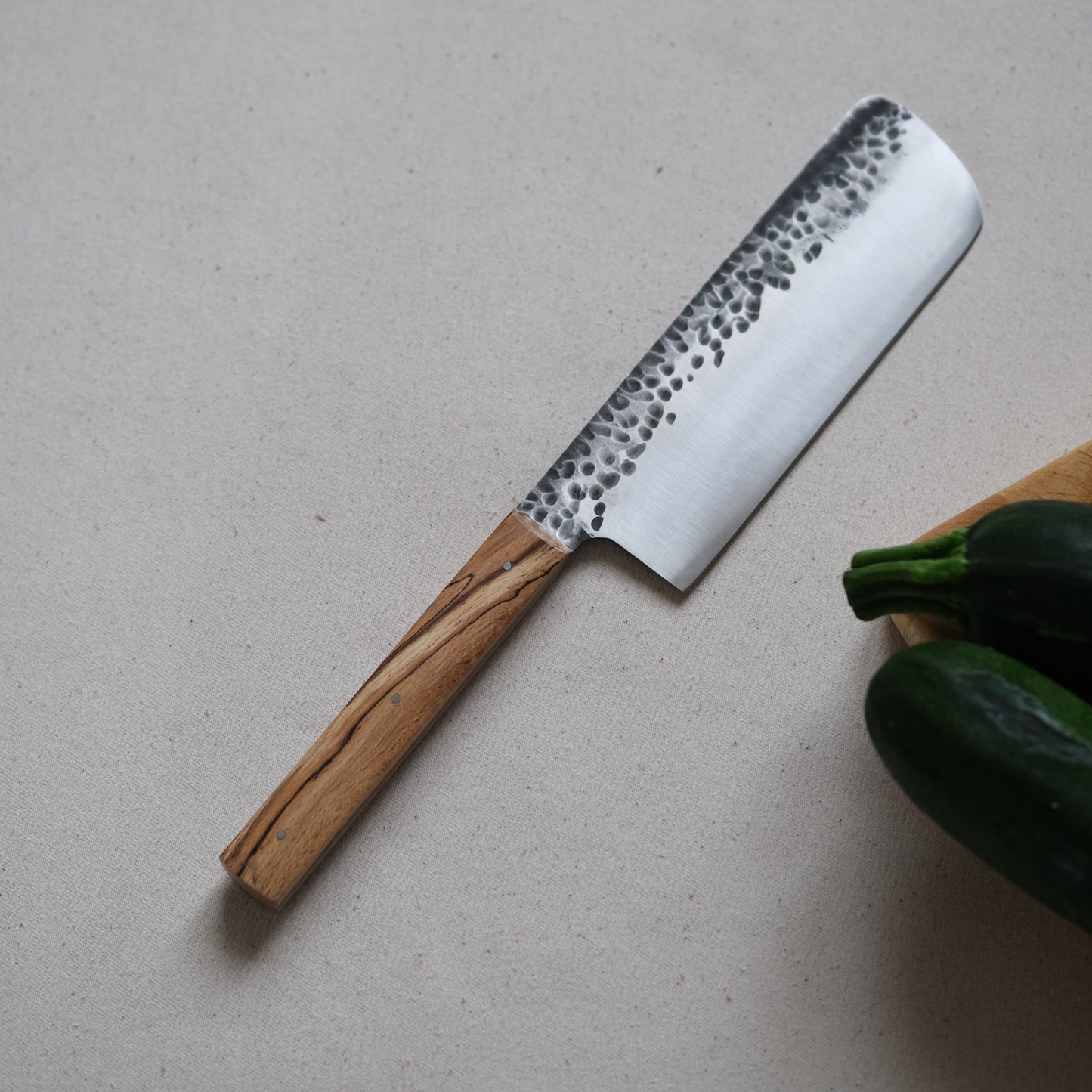 YACHE • COUTEAU DE CUISINE HÊTRE ÉCHAUFFÉ