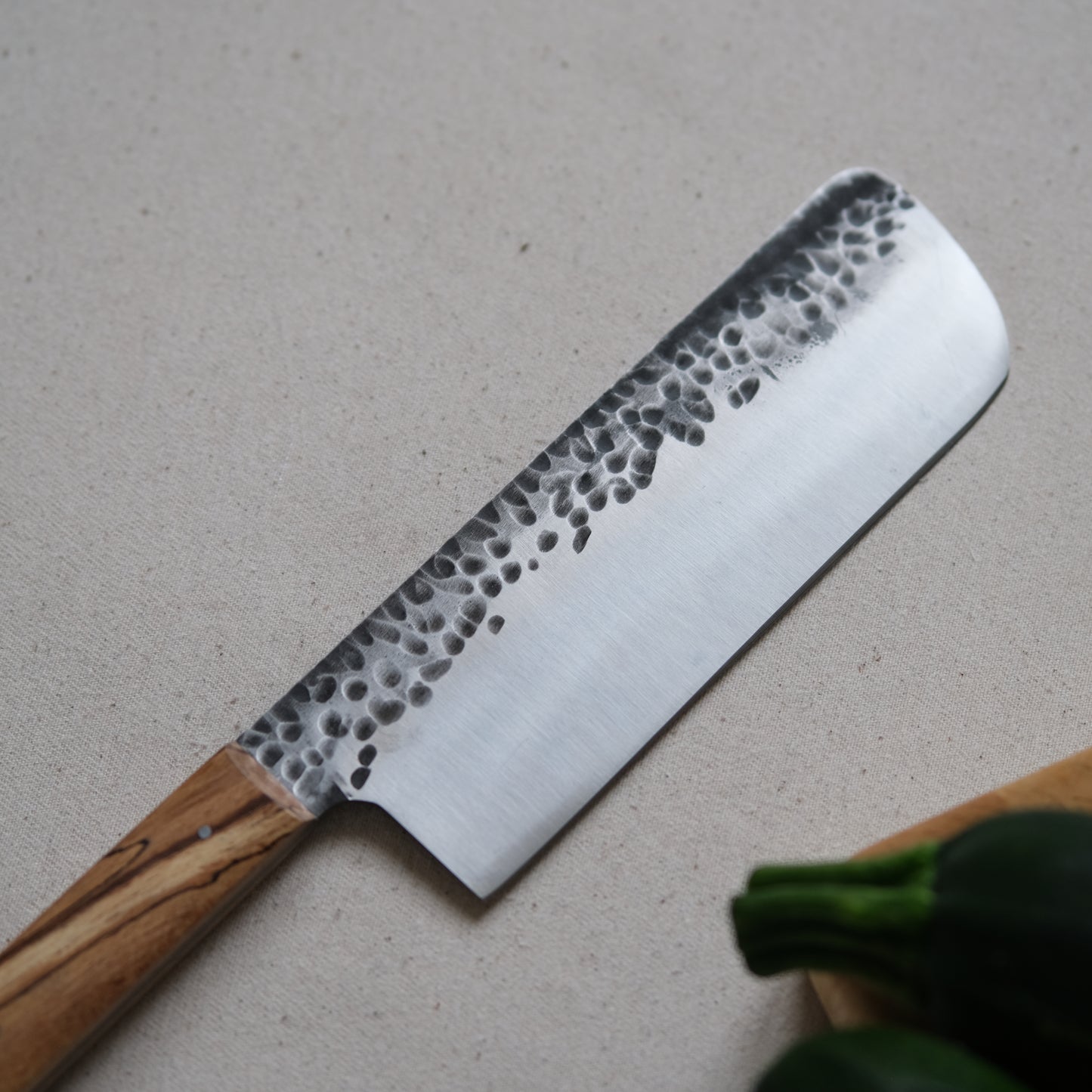 YACHE • COUTEAU DE CUISINE HÊTRE ÉCHAUFFÉ