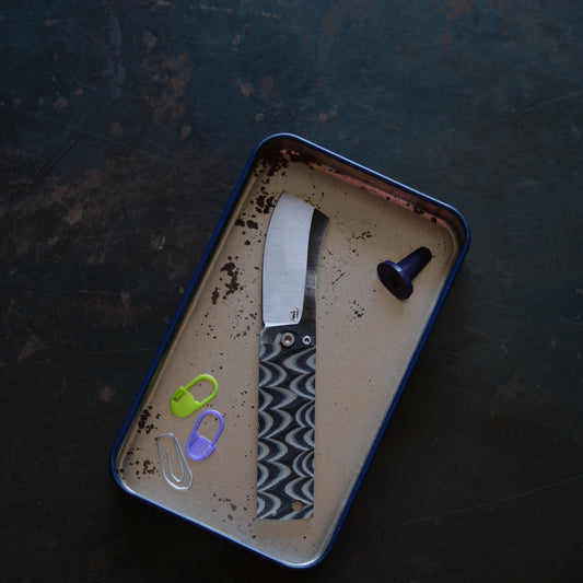 CHINGU • COUTEAU DE POCHE MARBRÉ NOIR
