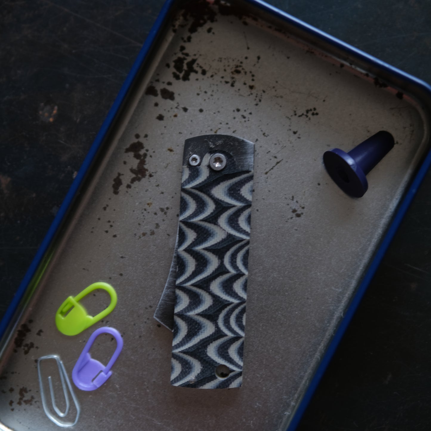 CHINGU • COUTEAU DE POCHE MARBRÉ NOIR
