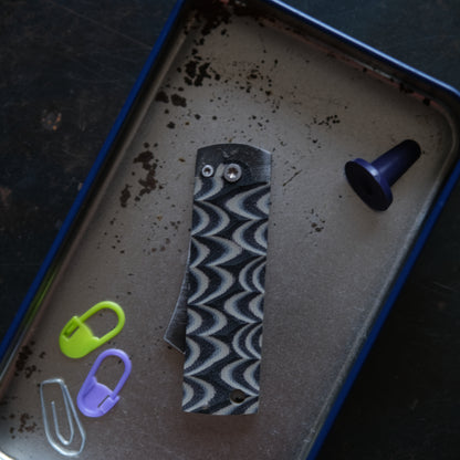 CHINGU • COUTEAU DE POCHE MARBRÉ NOIR