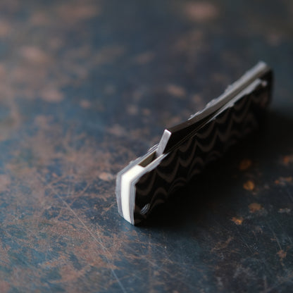 CHINGU • COUTEAU DE POCHE MARBRÉ NOIR