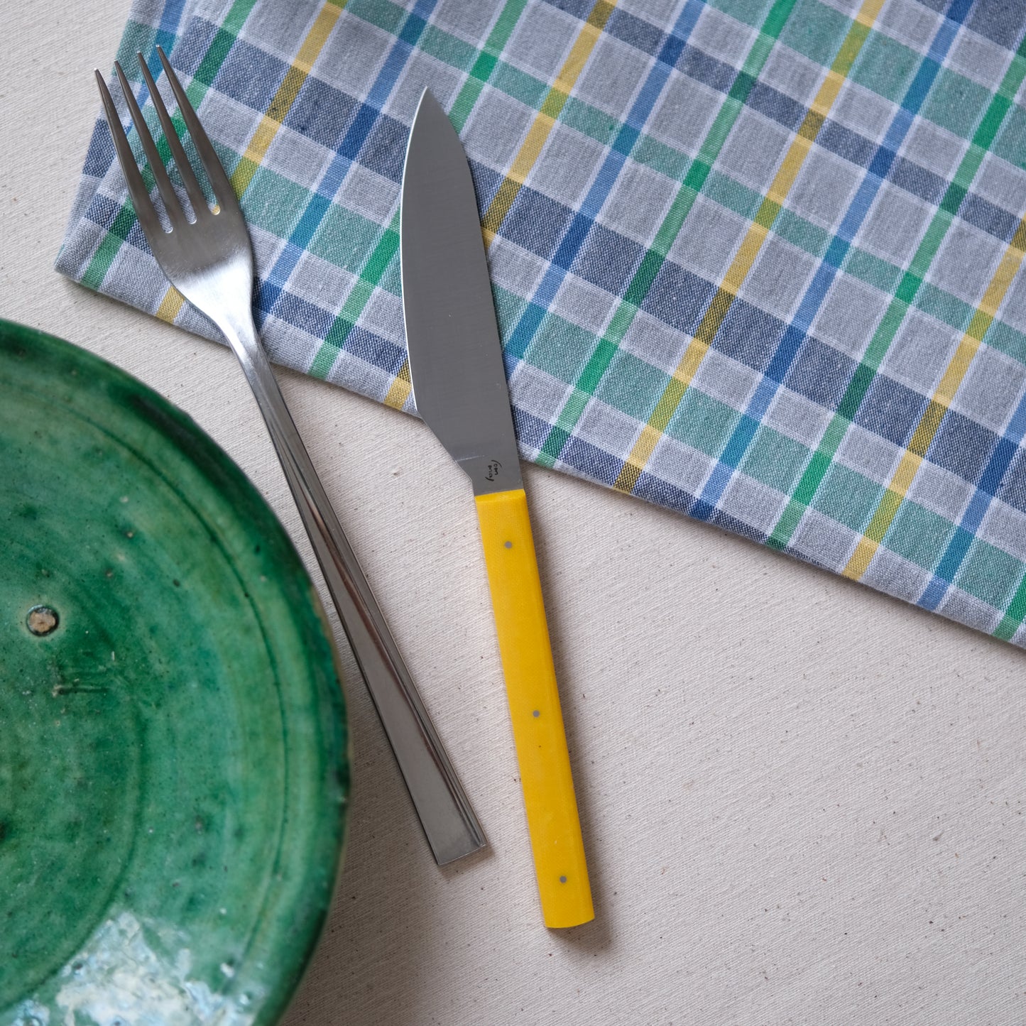 SIKSA • COUTEAUX DE TABLE MICARTA JAUNE [PRÉ-COMMANDE]