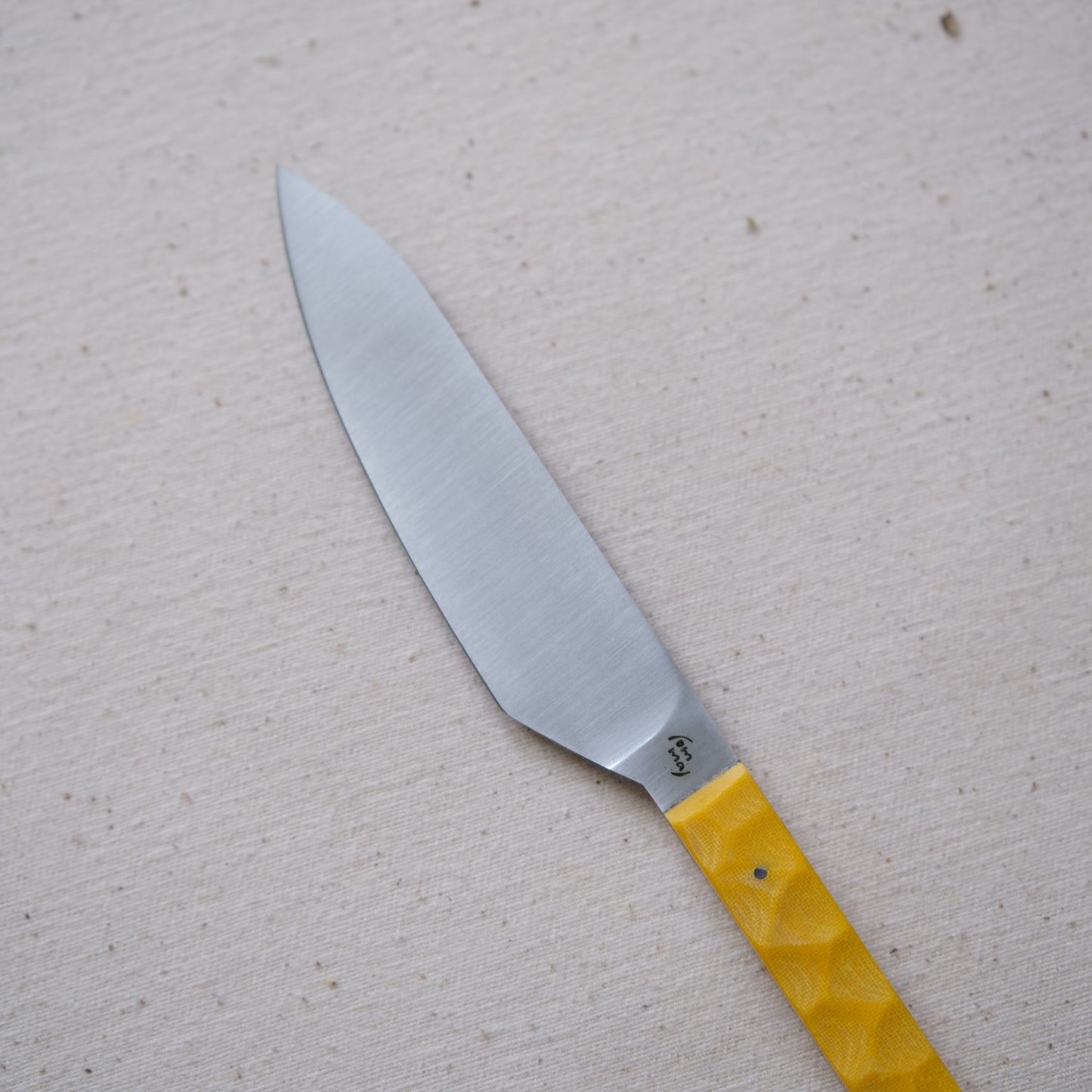 SIKSA • COUTEAUX DE TABLE MICARTA JAUNE TEXTURÉ [PRÉ-COMMANDE]
