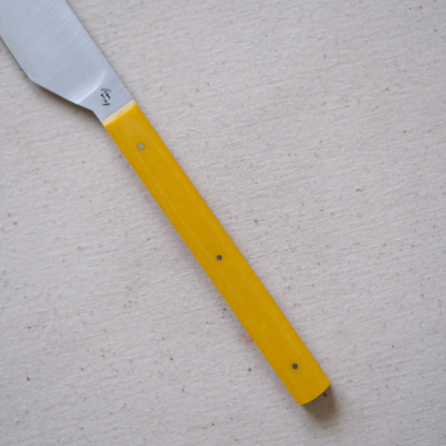 SIKSA • COUTEAUX DE TABLE MICARTA JAUNE [PRÉ-COMMANDE]