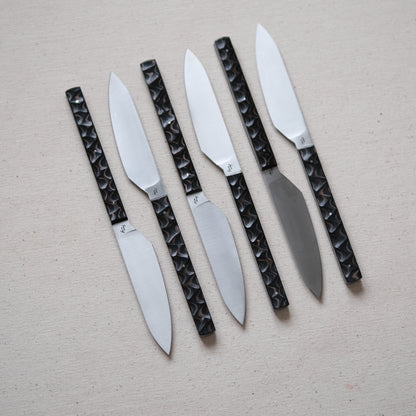 SIKSA • COFFRET DE COUTEAUX DE TABLE MICARTA NOIR TEXTURÉ