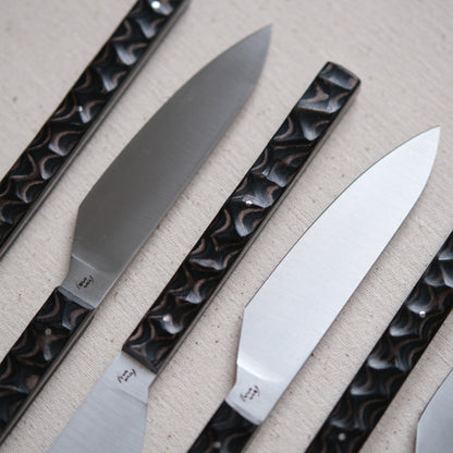 SIKSA • COFFRET DE COUTEAUX DE TABLE MICARTA NOIR TEXTURÉ