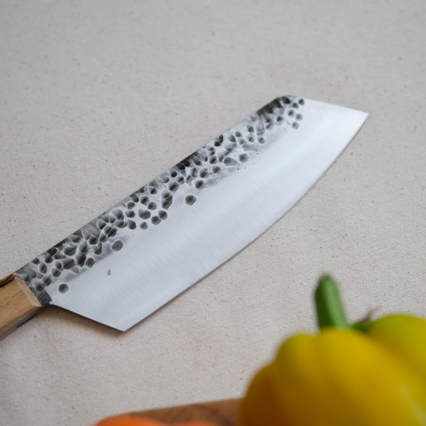 YOLISA • COUTEAU DE CHEF HÊTRE ÉCHAUFFÉ