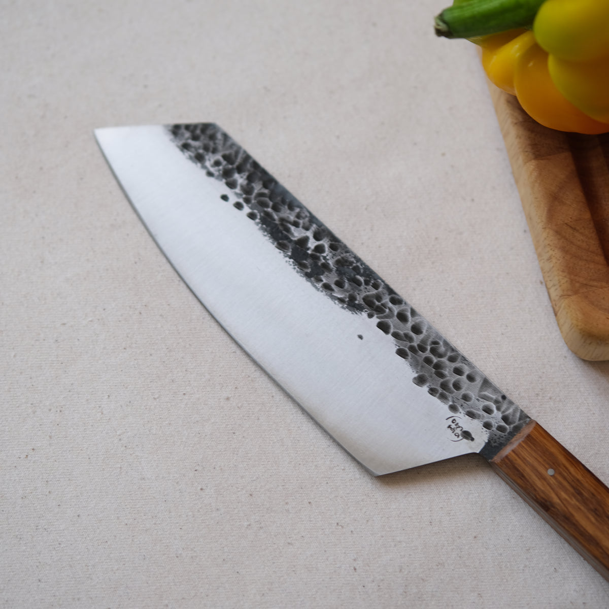 YOLISA • COUTEAU DE CHEF CHÊNE