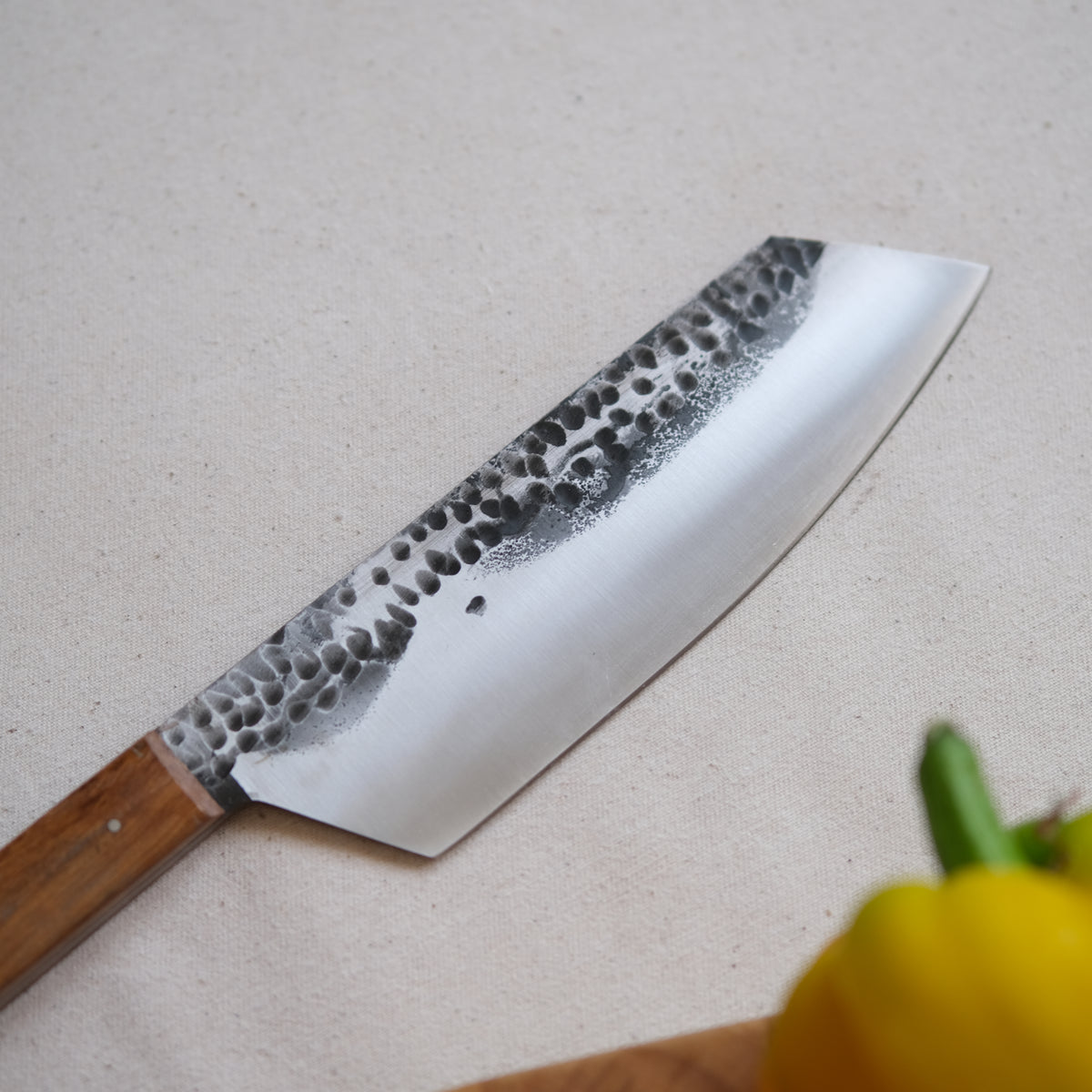 YOLISA • COUTEAU DE CHEF CHÊNE