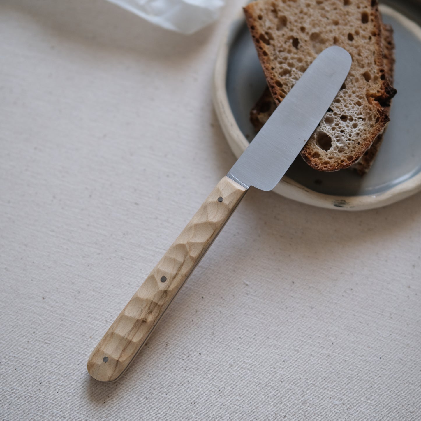 BOTO • COUTEAU À BEURRE HÊTRE TEXTURÉ