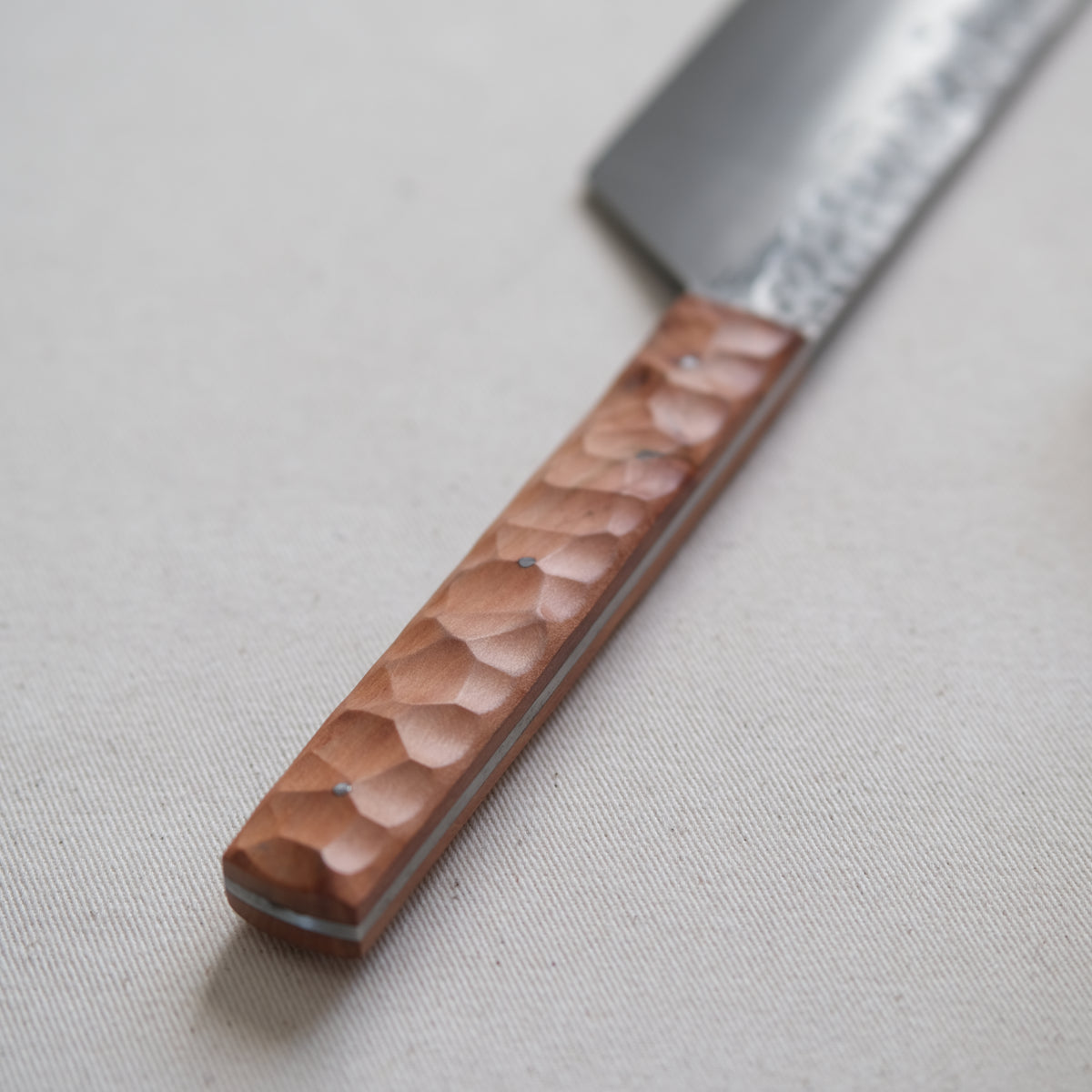 YOLISA • COUTEAU DE CHEF POIRIER TEXTURÉ