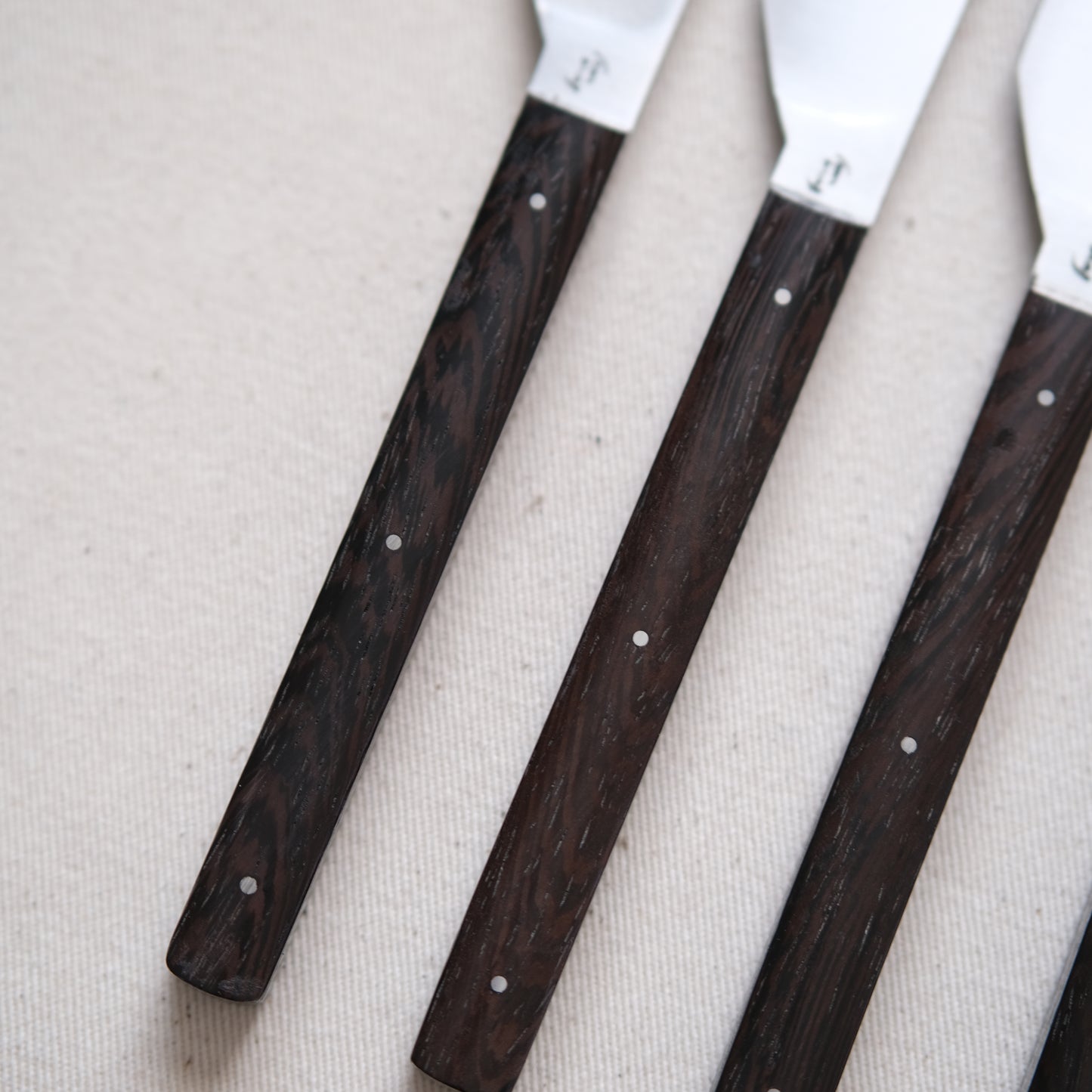 SIKSA • COUTEAU DE TABLE WENGÉ