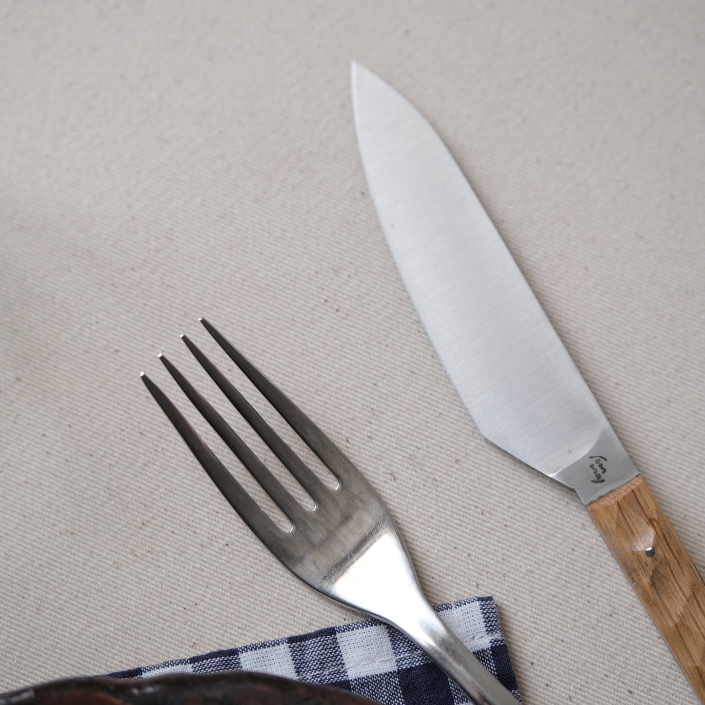 SIKSA • COUTEAU DE TABLE CHÊNE TEXTURÉ